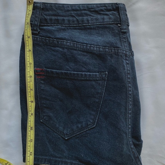 BDG Urban Outfitters Erin High Rise Denim Shortie Dark Wash Size 29 - Picture 4 of 5